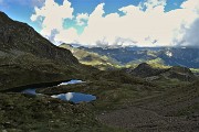 82 Dalla Bocchetta Triomen (2205 m) vista sui Laghetti di Ponteranica (2215 m)